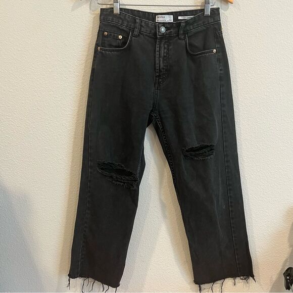 Bershka Denim - Bershka charcoal gray black straight cropped jeans distressed raw hem size 4